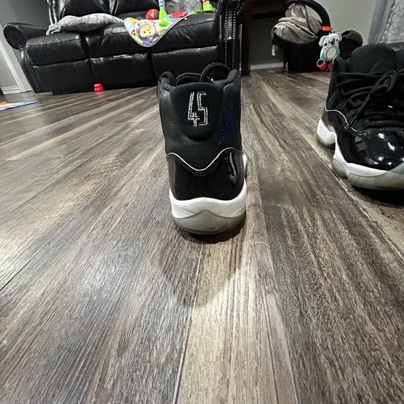 Jordan 11 space jam 2016
